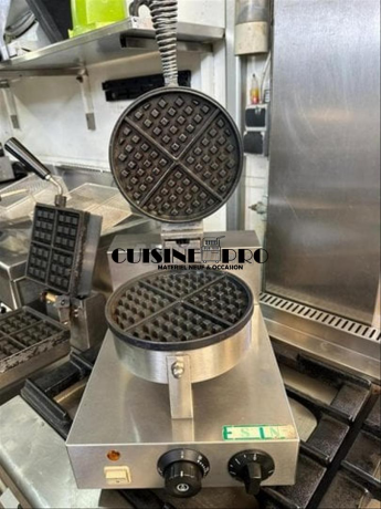gaufrier-forme-tranches-pizzas-electrique-big-0
