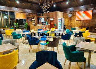 les-chaise-de-cafe-multi-couleur