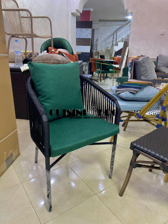 chaise-et-table-cafe-restaurant-r2025-big-1