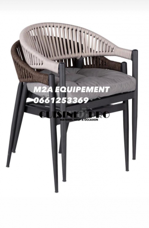 chaise-cafe-restaurant-big-1