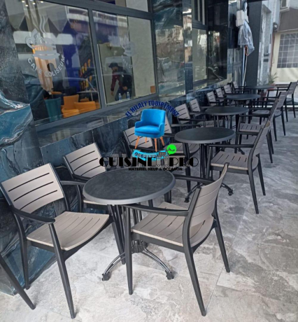 chaise-terrasse-de-cafe-big-2