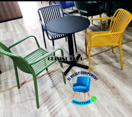chaise-terrasse-de-cafe-big-0