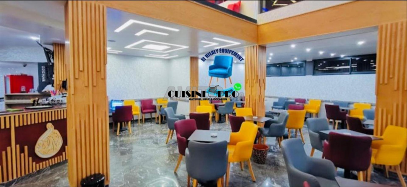 les-chaise-jaune-et-vert-de-cafe-big-1